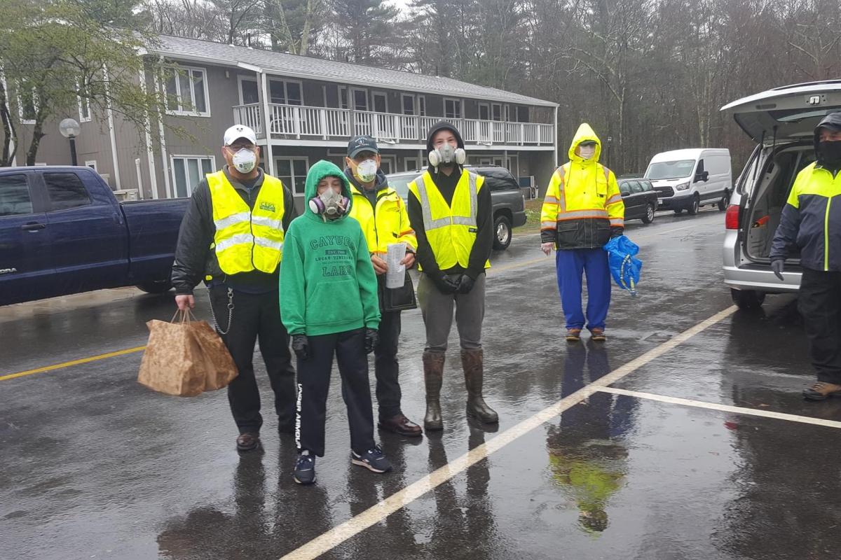 Distributing food boxes 